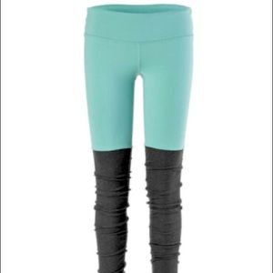 Like new alo goddess aqua leggings xs